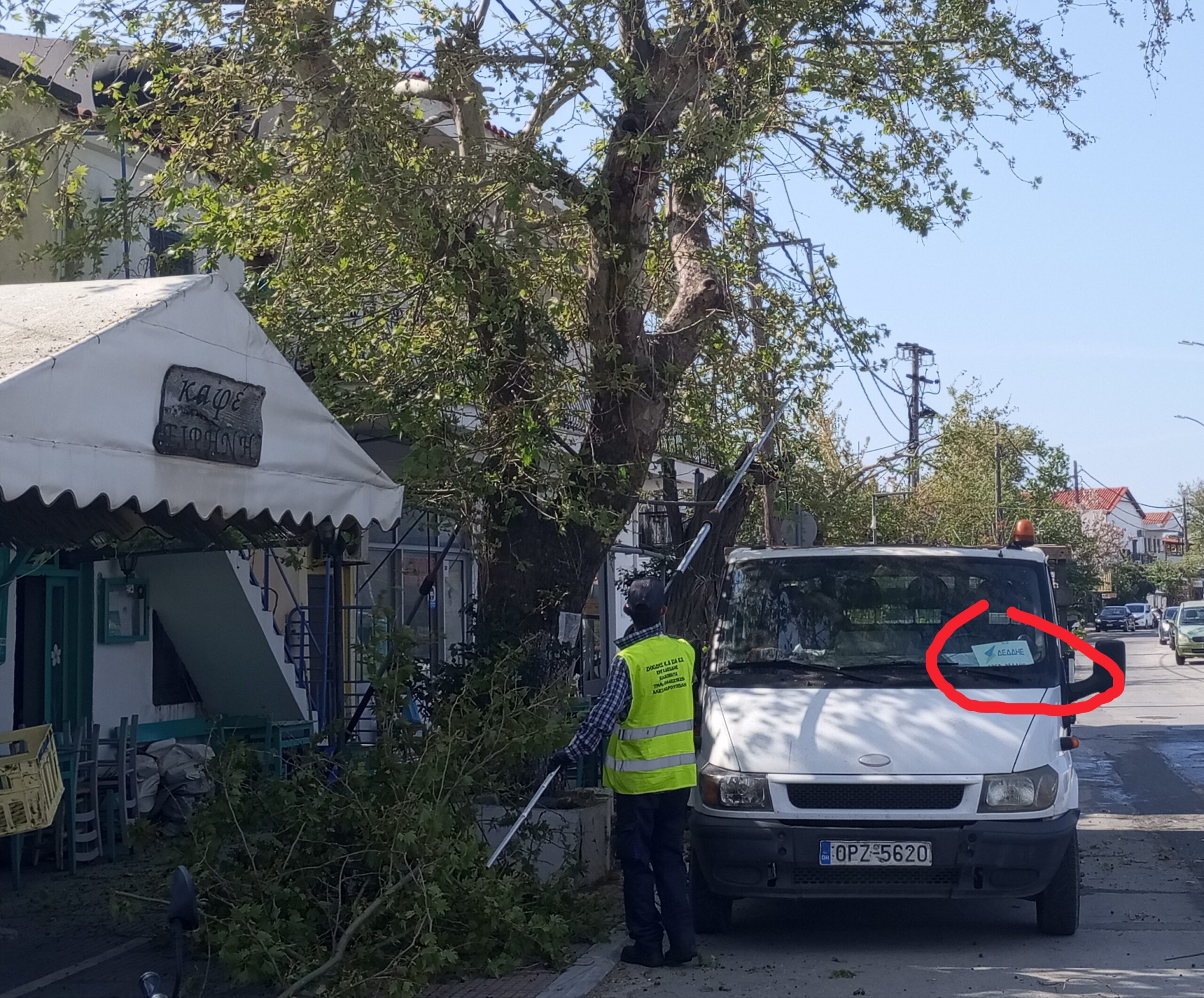 Συνεργείο του ΔΕΔΔΗΕ